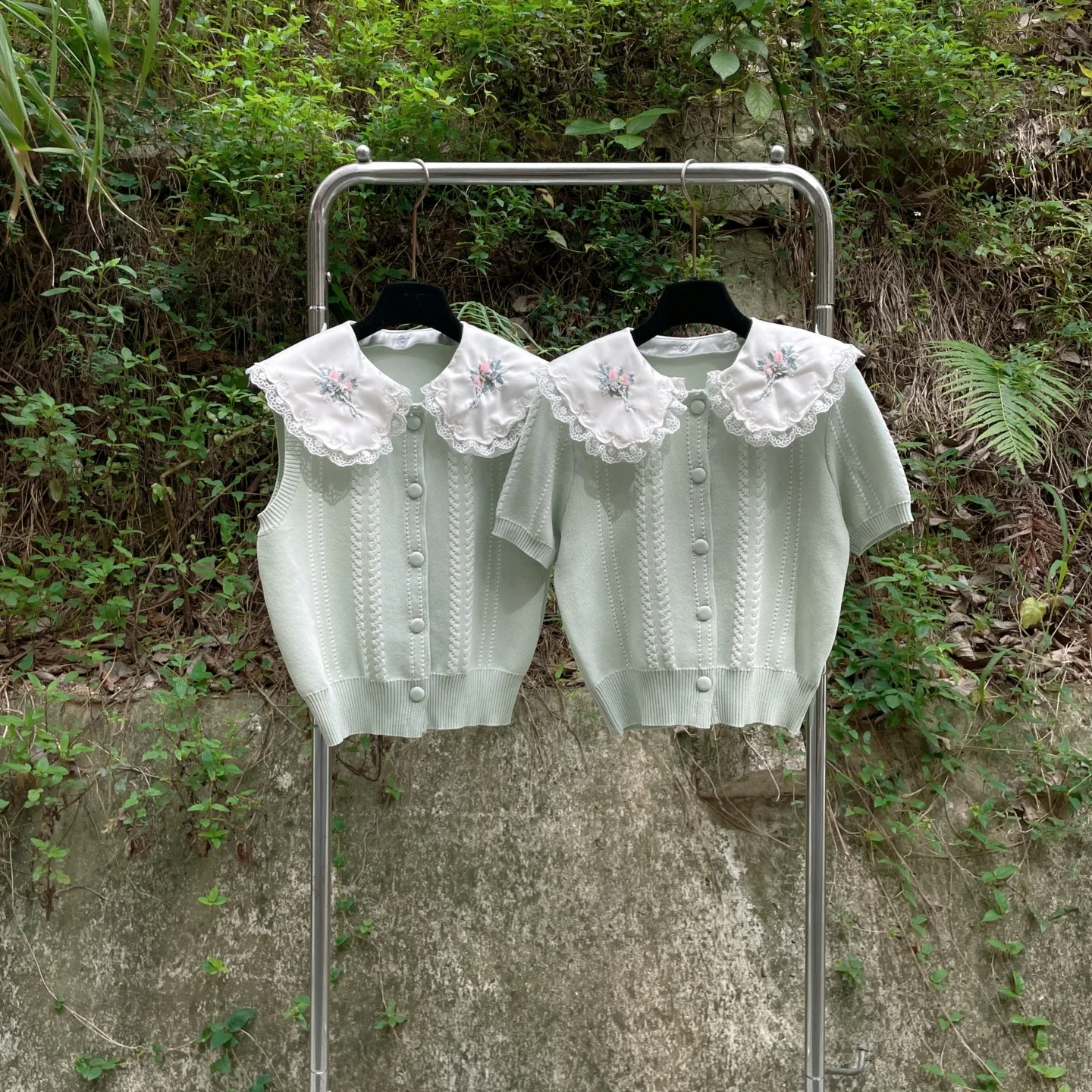 Sweet Style Silk Satin Embroidered Knitted Cardigan Women's Fashion Summer Top Gentle Short Sleeve Doll Collar Knitwear
Sweet Style Silk Satin Embroidered Knitted Cardigan Women's Fashion Summer Top Gentle Short Sleeve Doll Collar Knitwear