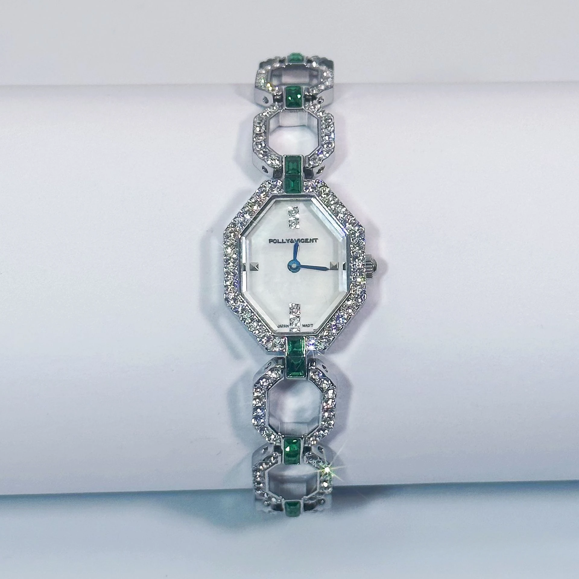 2025 new Diamonds bracelet watch ladies fashion quartz watch wristwatch Japanese movement limited edition Women's Watches
2025 new Diamonds bracelet watch ladies fashion quartz watch wristwatch Japanese movement limited edition Women's Watches