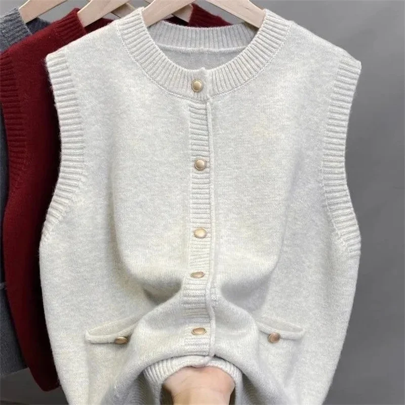 Retro Ladies Short Knit Vest Jacket Female O-Neck Sweater Waistcoat Coat Spring Autumn Women Sleeveless Cardigan Sweater Tops
Retro Ladies Short Knit Vest Jacket Female O-Neck Sweater Waistcoat Coat Spring Autumn Women Sleeveless Cardigan Sweater Tops