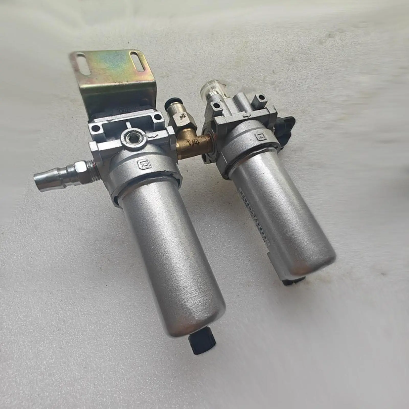 Tire Changer Oil Water Separator Stable Accessories Replace Easy to Install Wear Resistant Professional Oil Water Regulator
Tire Changer Oil Water Separator Stable Accessories Replace Easy to Install Wear Resistant Professional Oil Water Regulator