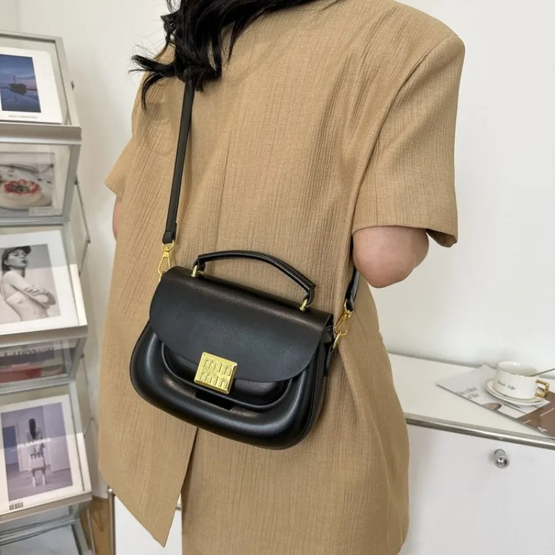 2026 New Women's Fashion Saddle Bag - Vintage-Inspired Crossbody & Shoulder Bag, Versatile Retro Design for Daily Wear
2026 New Women's Fashion Saddle Bag - Vintage-Inspired Crossbody & Shoulder Bag, Versatile Retro Design for Daily Wear