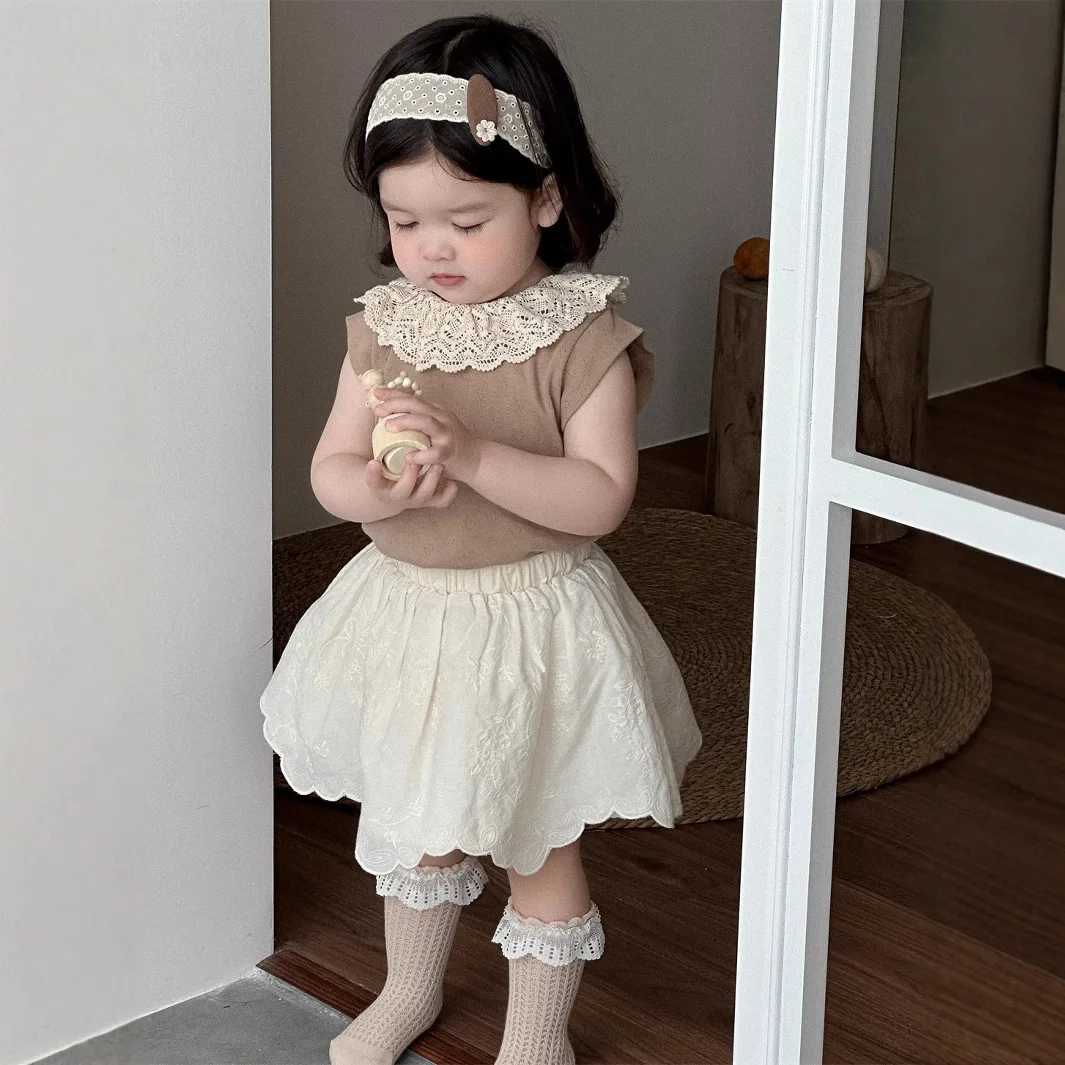 Children's Summer Suit Thin Korean Children's Clothing Girls' Lace Doll Shirt Skirt Two-piece Set Baby Cute Summer Clothing
Children's Summer Suit Thin Korean Children's Clothing Girls' Lace Doll Shirt Skirt Two-piece Set Baby Cute Summer Clothing