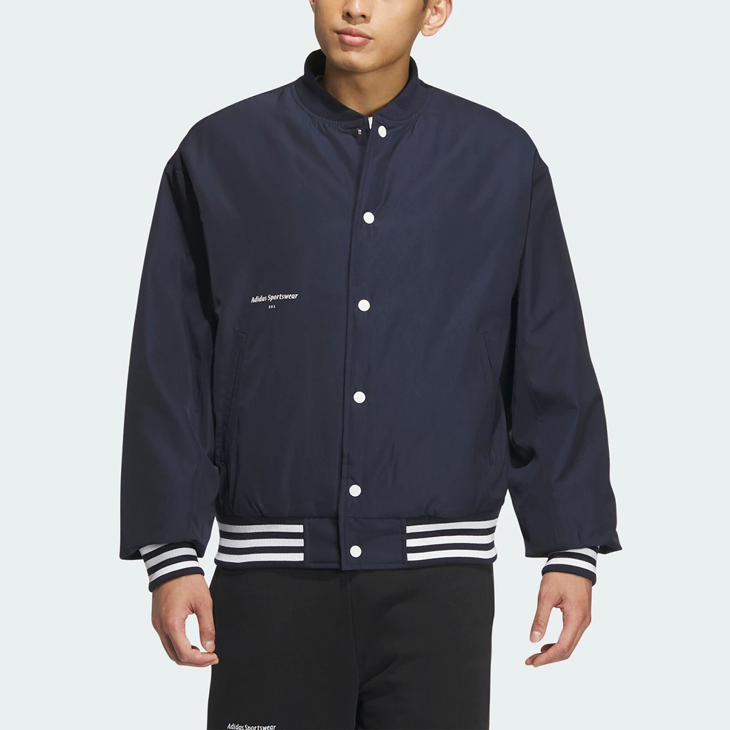 Adidas подлинная новая мужская модная свободная ветрозащитная повседневная куртка IZ1602
Adidas подлинная новая мужская модная свободная ветрозащитная повседневная куртка IZ1602