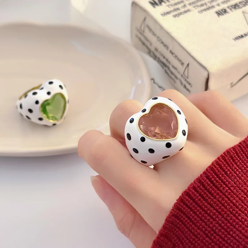 Korean New Fashion Sweet Design Black/white Polka Dot Heart-shaped Rings for Women Cute Trend Vintage Elegant Cuff Jewelry Gift
Korean New Fashion Sweet Design Black/white Polka Dot Heart-shaped Rings for Women Cute Trend Vintage Elegant Cuff Jewelry Gift