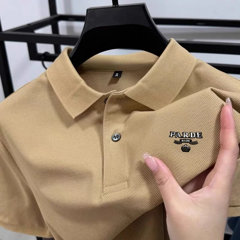 100% pure cotton fashionable men's short sleeve luxury 2025summer new golf casual polo shirt high-end brand badge design T-shirt
100% pure cotton fashionable men's short sleeve luxury 2025summer new golf casual polo shirt high-end brand badge design T-shirt