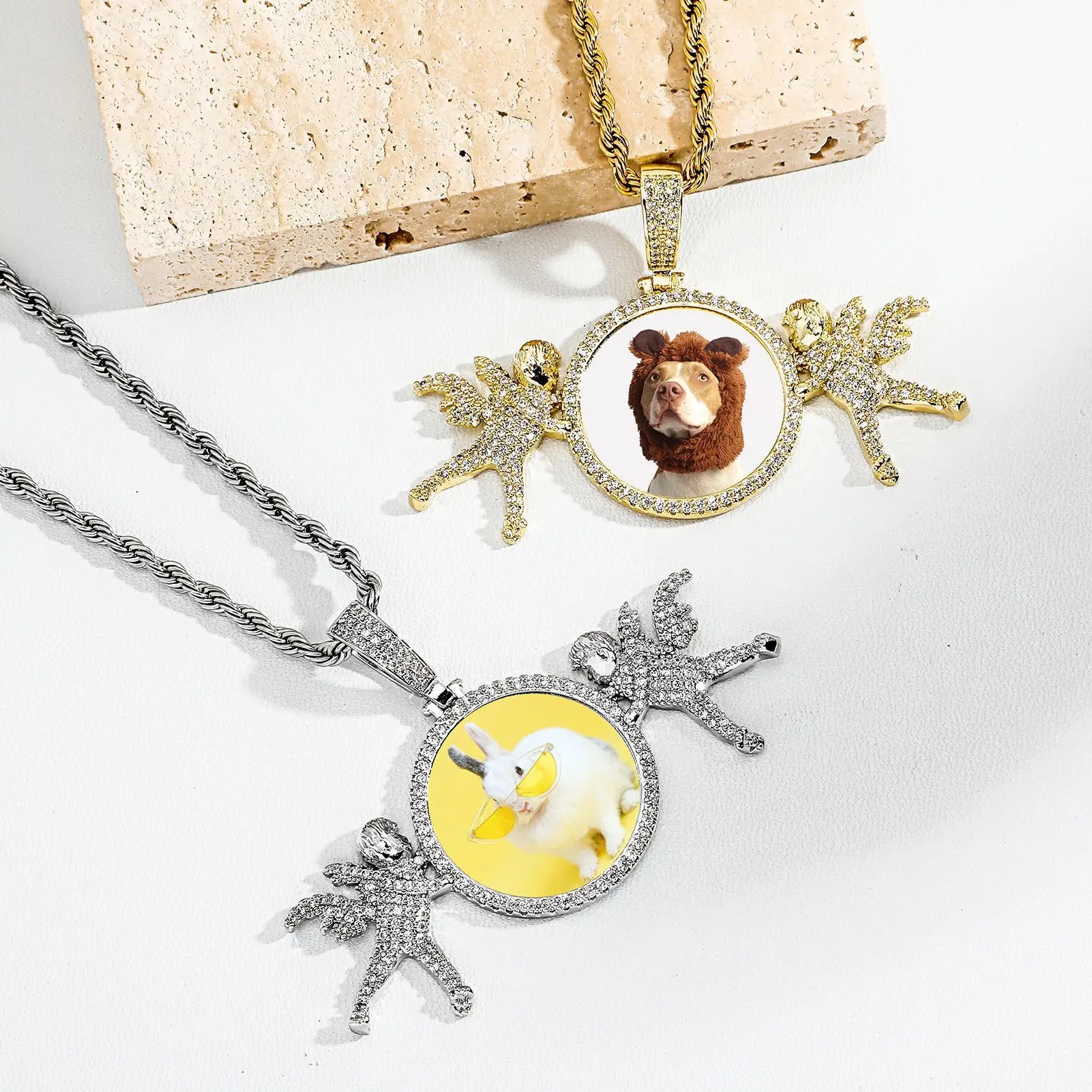 2pcs/ Bag Full Zircon Brass Golden Plated Angel Photo Frame Pendant Custom HipHop CZ Memory Picture Sublimation Necklace
2pcs/ Bag Full Zircon Brass Golden Plated Angel Photo Frame Pendant Custom HipHop CZ Memory Picture Sublimation Necklace
