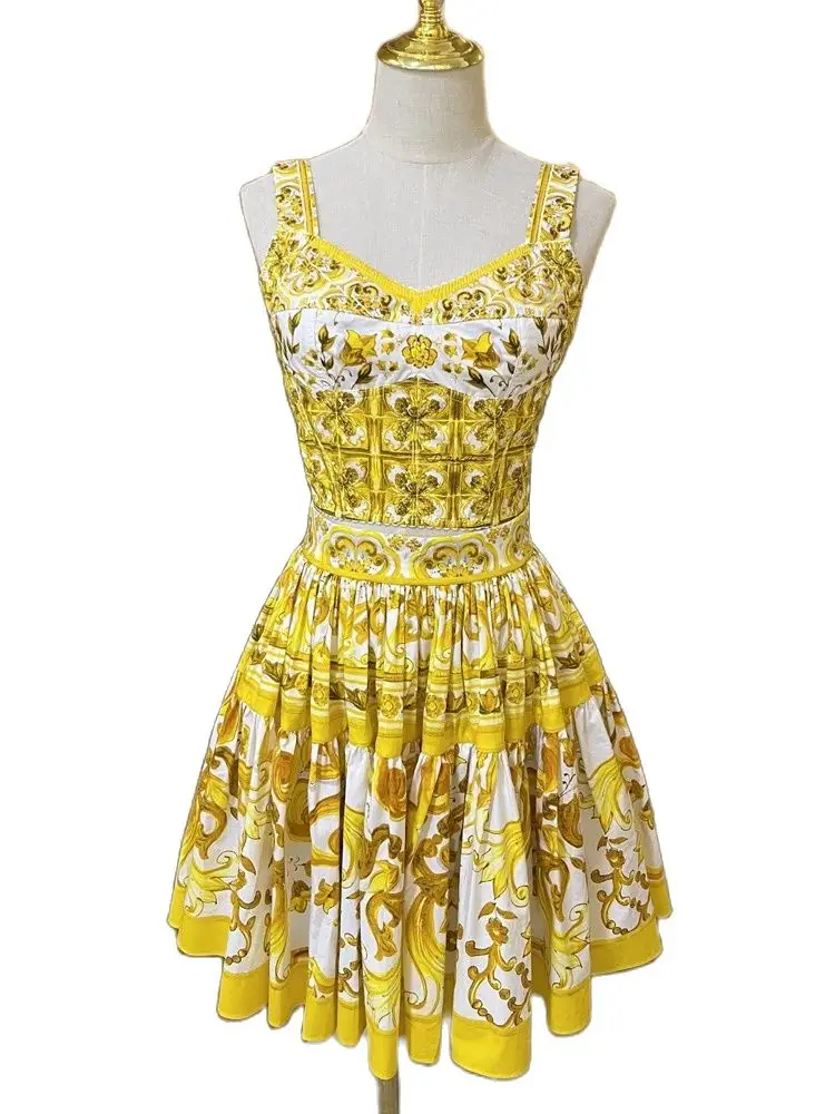 Brand Design Yellow Blue And White Porcelain 2 pcs Set Women's Corset Short Tops + A Line Mini Skirt Suit Summer Beach Wear
Brand Design Yellow Blue And White Porcelain 2 pcs Set Women's Corset Short Tops + A Line Mini Skirt Suit Summer Beach Wear
