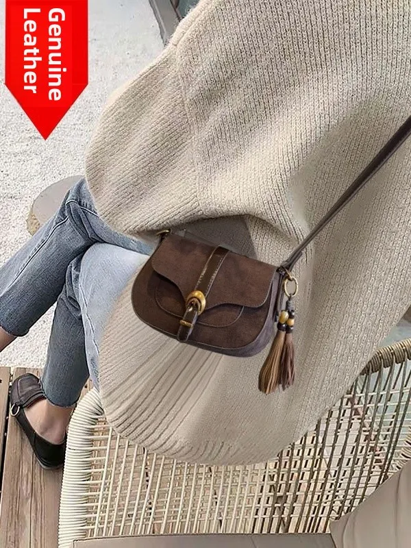 Hong Kong Retro Underarm Bag Ladies 2026 New Lightweight Luxury Saddlebag Crossbody Casual Simple Style Magnetic Buckle Closure
Hong Kong Retro Underarm Bag Ladies 2026 New Lightweight Luxury Saddlebag Crossbody Casual Simple Style Magnetic Buckle Closure