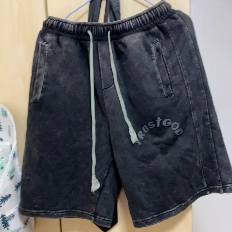 American High Street Washed Black Shorts Kanye Foam Letter Print Men Women Sports Drawstring Five Quarter Pants Vinatge Outfit
American High Street Washed Black Shorts Kanye Foam Letter Print Men Women Sports Drawstring Five Quarter Pants Vinatge Outfit