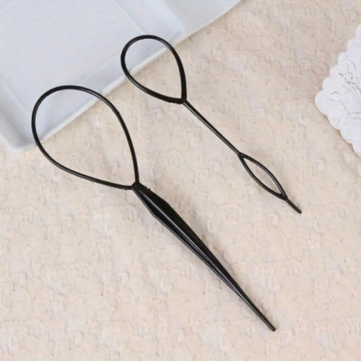 2 Packs Flip Tail Ring Hair Braiding And Ponytail Styling Tools - Multi-Functional DIY Hair Styling Tools, Easily Create Stylish Curls, Curling Irons, Curling Products, Curling Tools For Heat-Free Curls, Hair Accessories, Travel, Holiday Gifts
2 Packs Flip Tail Ring Hair Braiding And Ponytail Styling Tools - Multi-Functional DIY Hair Styling Tools, Easily Create Stylish Curls, Curling Irons, Curling Products, Curling Tools For Heat-Free Curls, Hair Accessories, Travel, Holiday Gifts
