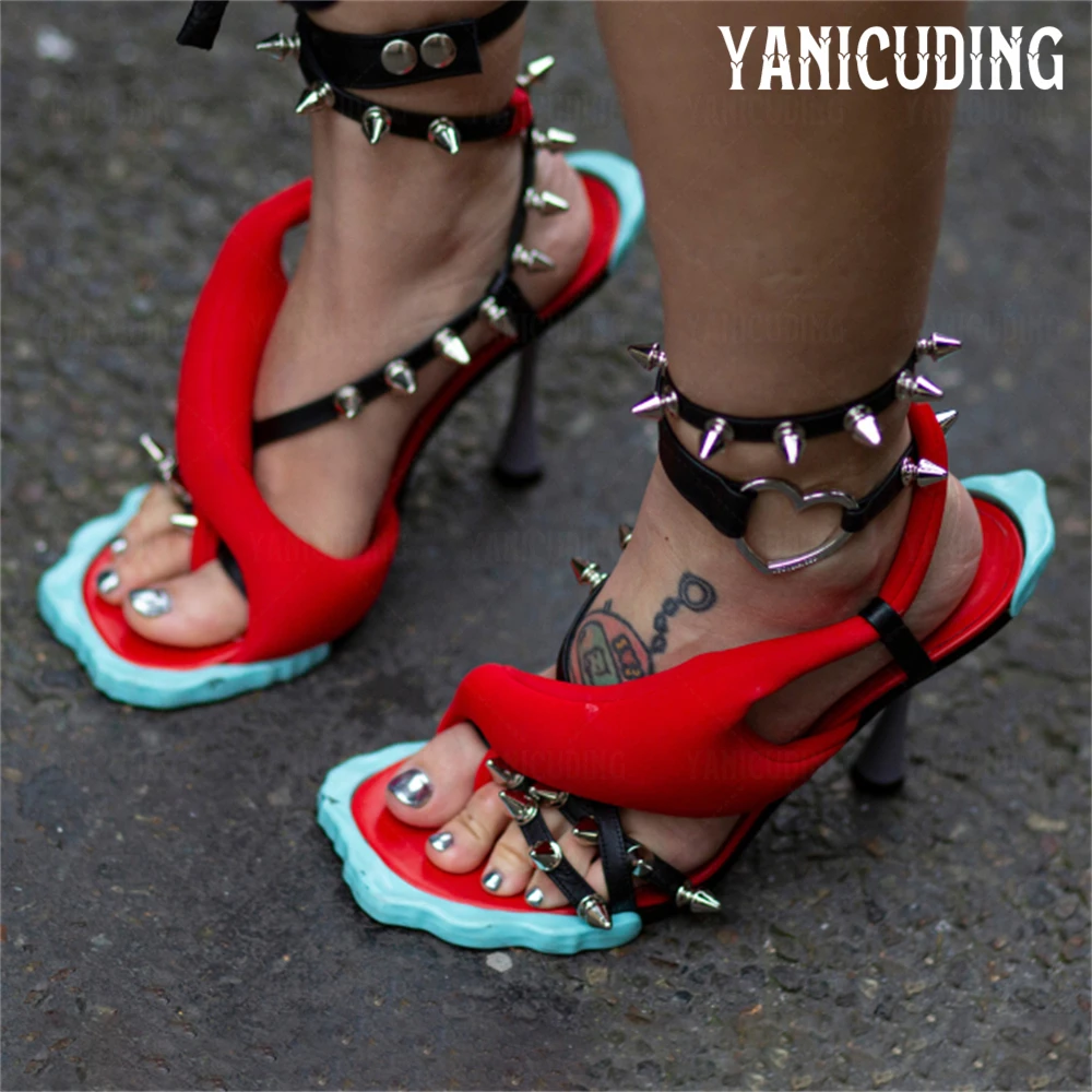 Stud Flower Sole Stiletto Sandals Novelty Open Toe Toe Post Buckle High Heels Ankle Straps All over Rivet Contrast Panel Sandals
Stud Flower Sole Stiletto Sandals Novelty Open Toe Toe Post Buckle High Heels Ankle Straps All over Rivet Contrast Panel Sandals