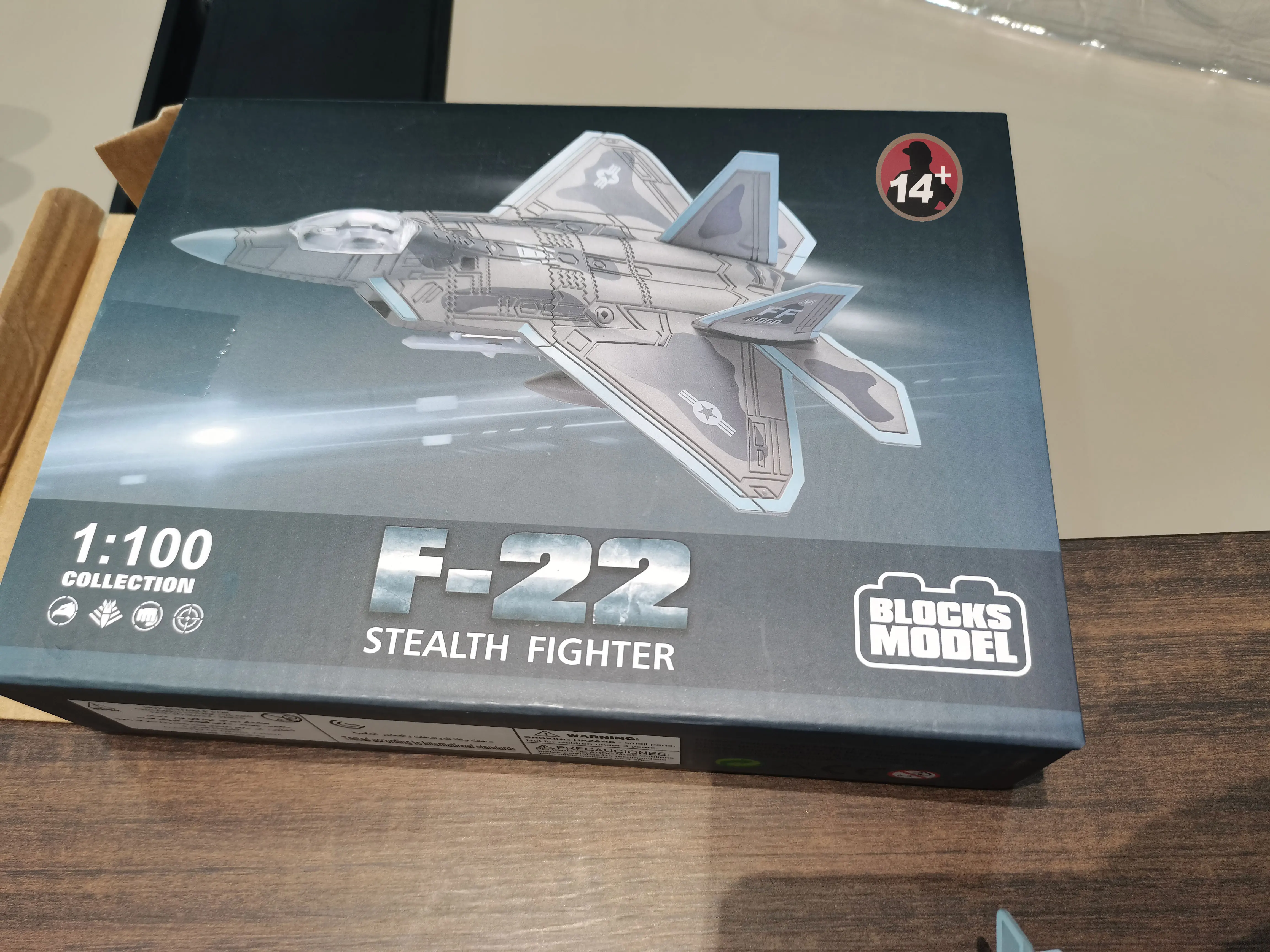 Simulation F22 F35 Fighter Toy Aircraft Model SU35 ABS Military Model Building Toys For Kids Gift Diecast Display Collection
Simulation F22 F35 Fighter Toy Aircraft Model SU35 ABS Military Model Building Toys For Kids Gift Diecast Display Collection