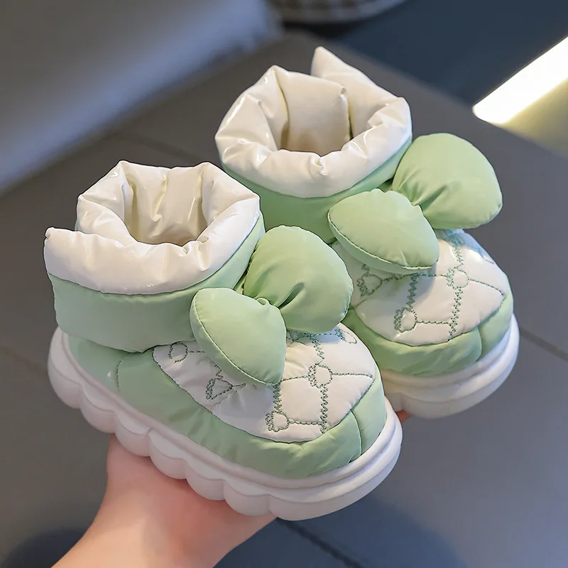 Boys Girls Toddler Winter Plush Slippers Soft Non-Slip Lightweight Warm Plush Lining Cloud Slides for Kids
Boys Girls Toddler Winter Plush Slippers Soft Non-Slip Lightweight Warm Plush Lining Cloud Slides for Kids