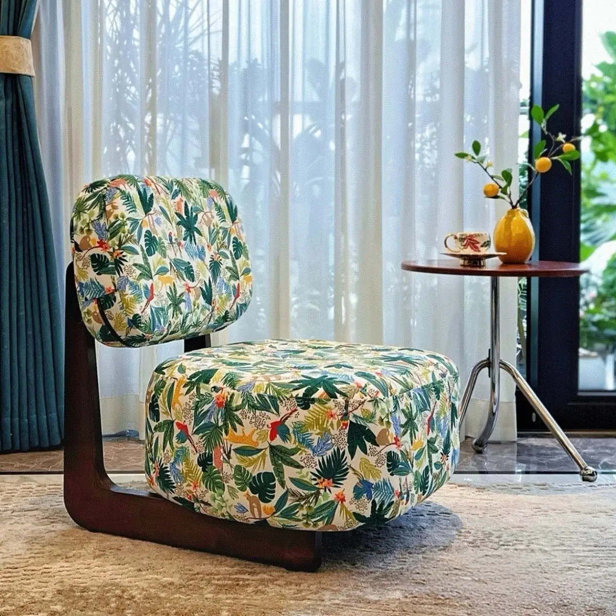 Modern minimalist single sofa chair cute single chair sofa chair solid wood simple floor lazy living room balcony
Modern minimalist single sofa chair cute single chair sofa chair solid wood simple floor lazy living room balcony