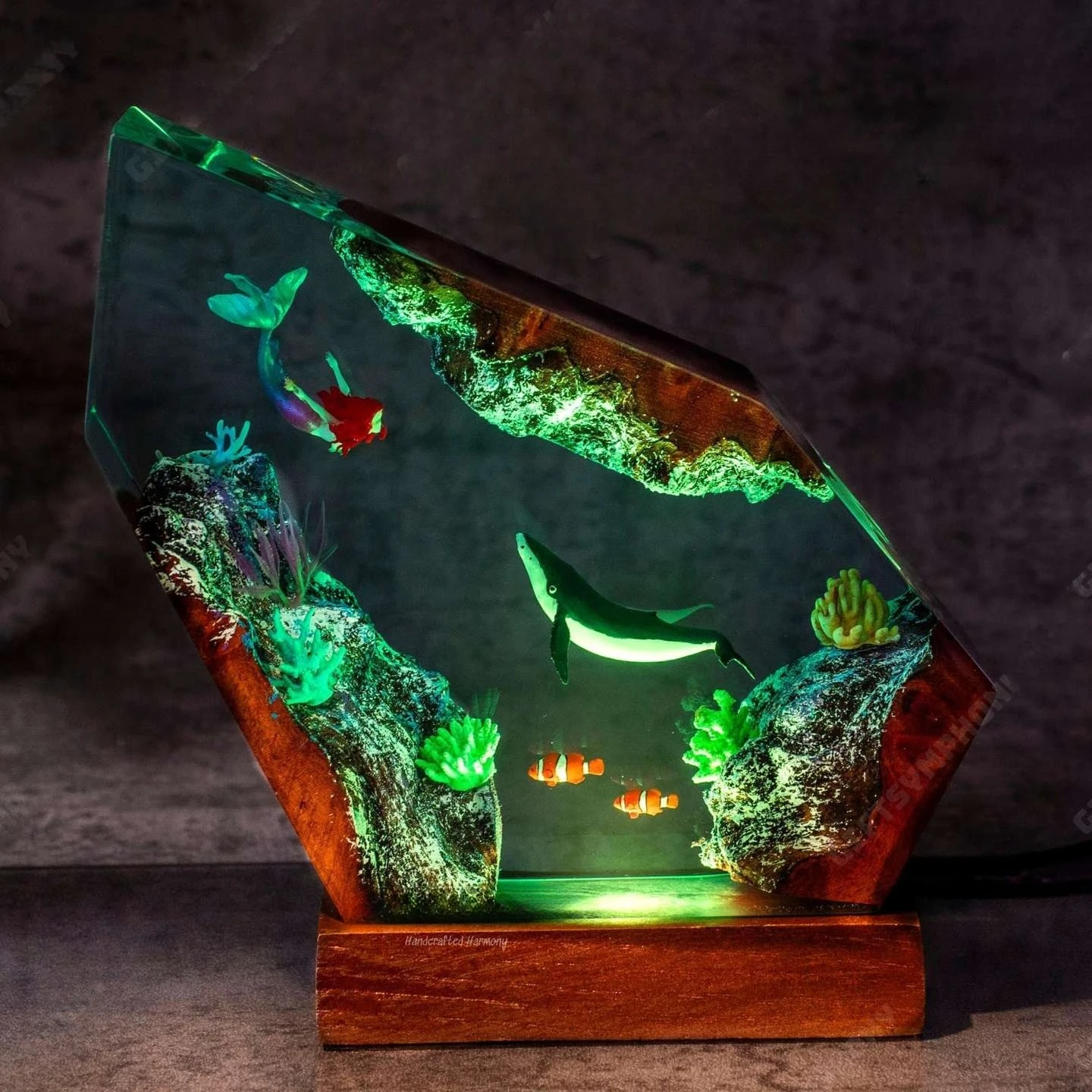 NEW Underwater World Mermaid and Humpback Whale Home Decor Artwork Epoxy Resin Luminous Decorative Piece Creative Gift
NEW Underwater World Mermaid and Humpback Whale Home Decor Artwork Epoxy Resin Luminous Decorative Piece Creative Gift