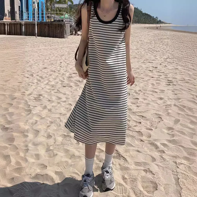 New Striped Camisole Vest Dress For Outerwear, Loose Fit Plus Size Dress With Bottom Layer
New Striped Camisole Vest Dress For Outerwear, Loose Fit Plus Size Dress With Bottom Layer