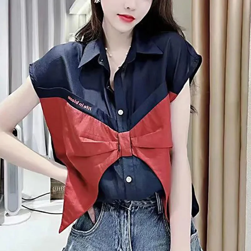 Fashion Lapel Spliced Loose Bow Folds Sleeveless Shirt Female Clothing 2024 Summer New Casual Tops Korean Fake Two Pieces Blouse
Fashion Lapel Spliced Loose Bow Folds Sleeveless Shirt Female Clothing 2024 Summer New Casual Tops Korean Fake Two Pieces Blouse