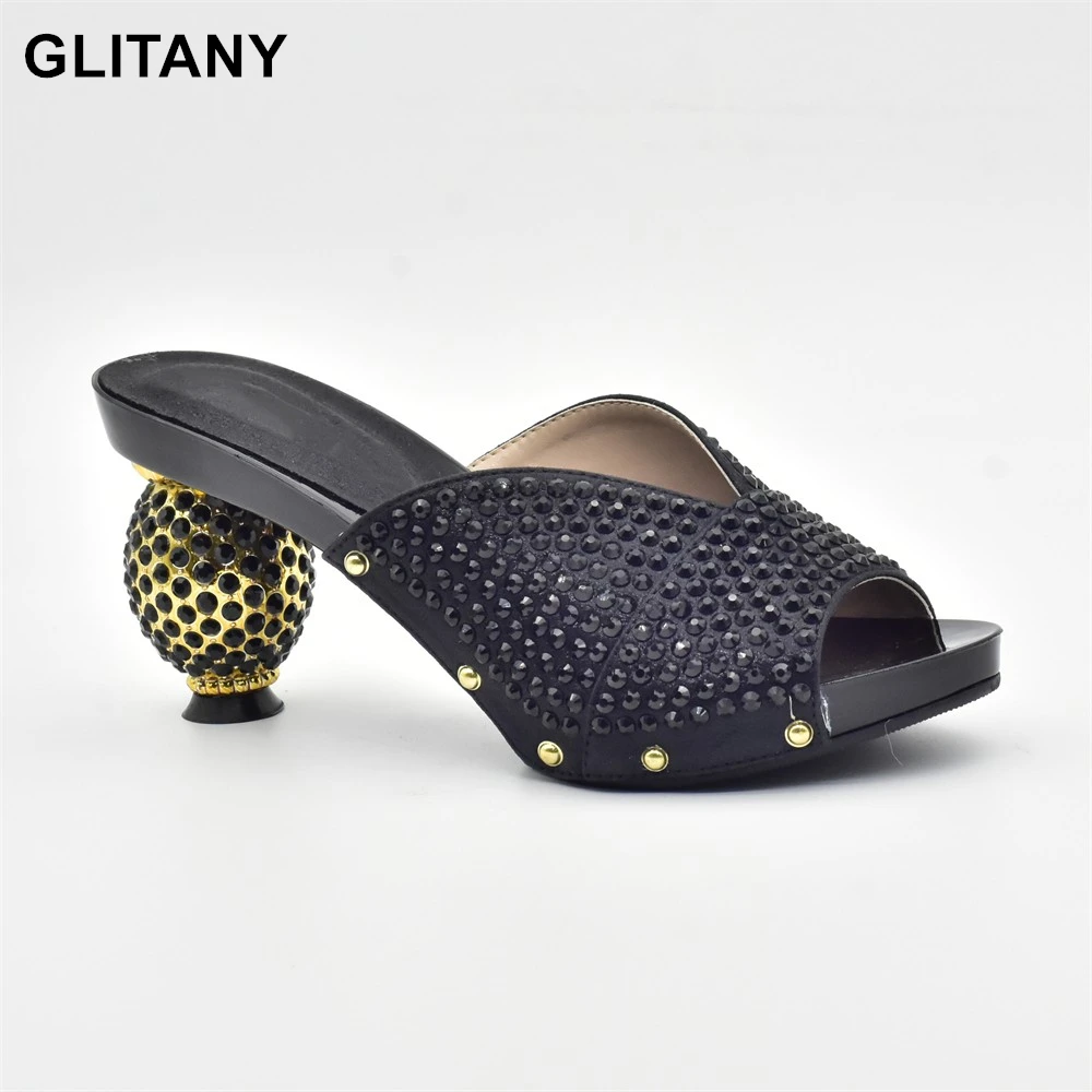 New Fashion Pumps Women Shoes Decorated with Rhinestone Plus Size Shoes Luxury Elegant Wedding Shoes Bride Women Heels
New Fashion Pumps Women Shoes Decorated with Rhinestone Plus Size Shoes Luxury Elegant Wedding Shoes Bride Women Heels