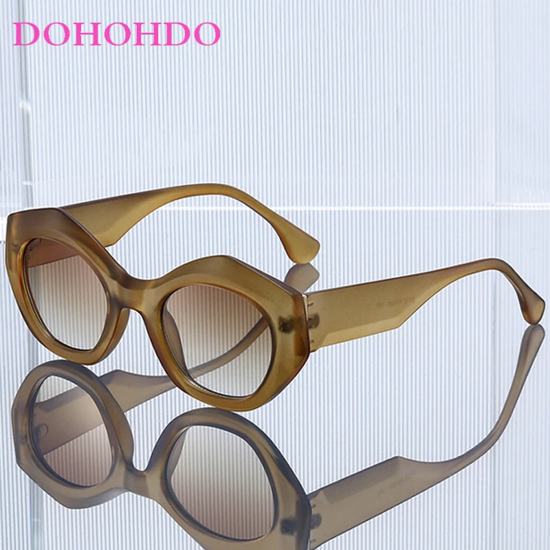 Trendy Brand Designer Retro Sunglasses For Women Men Luxury Cat Eye Popular Sunglasses Summer Traveling Driving Eyeglasses UV400
Trendy Brand Designer Retro Sunglasses For Women Men Luxury Cat Eye Popular Sunglasses Summer Traveling Driving Eyeglasses UV400