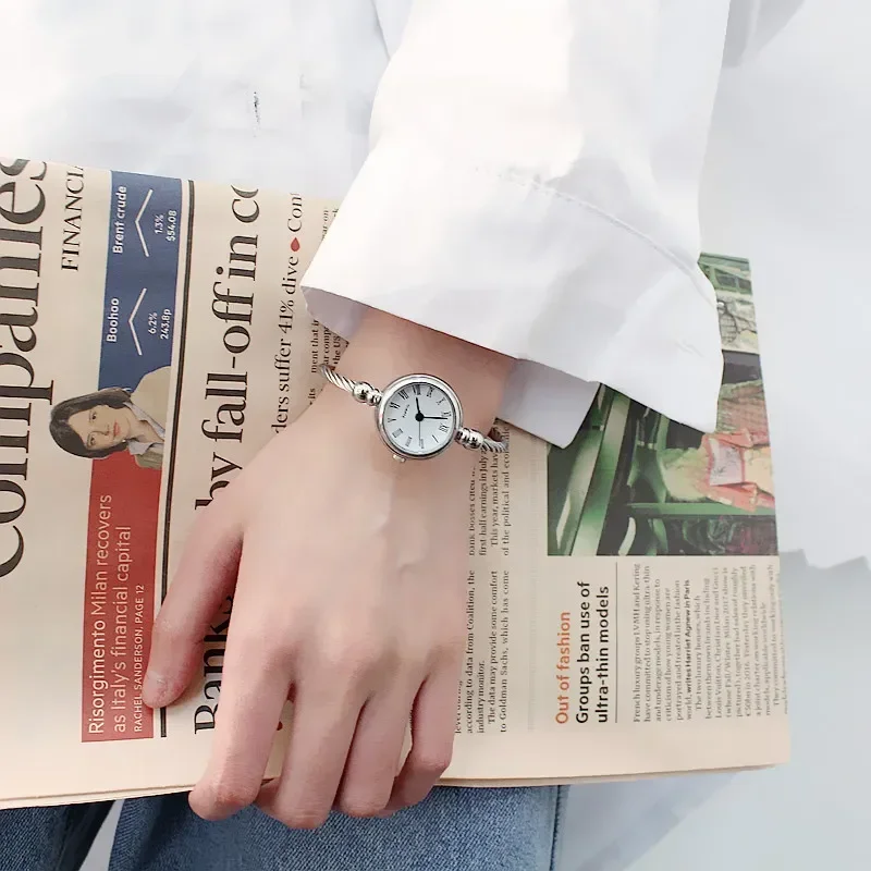 Small Gold Bangle Bracelet Luxury Watch Stainless Steel Retro Ladies Quartz Wristwatches Fashion Casual Dress Women's Watches
Small Gold Bangle Bracelet Luxury Watch Stainless Steel Retro Ladies Quartz Wristwatches Fashion Casual Dress Women's Watches