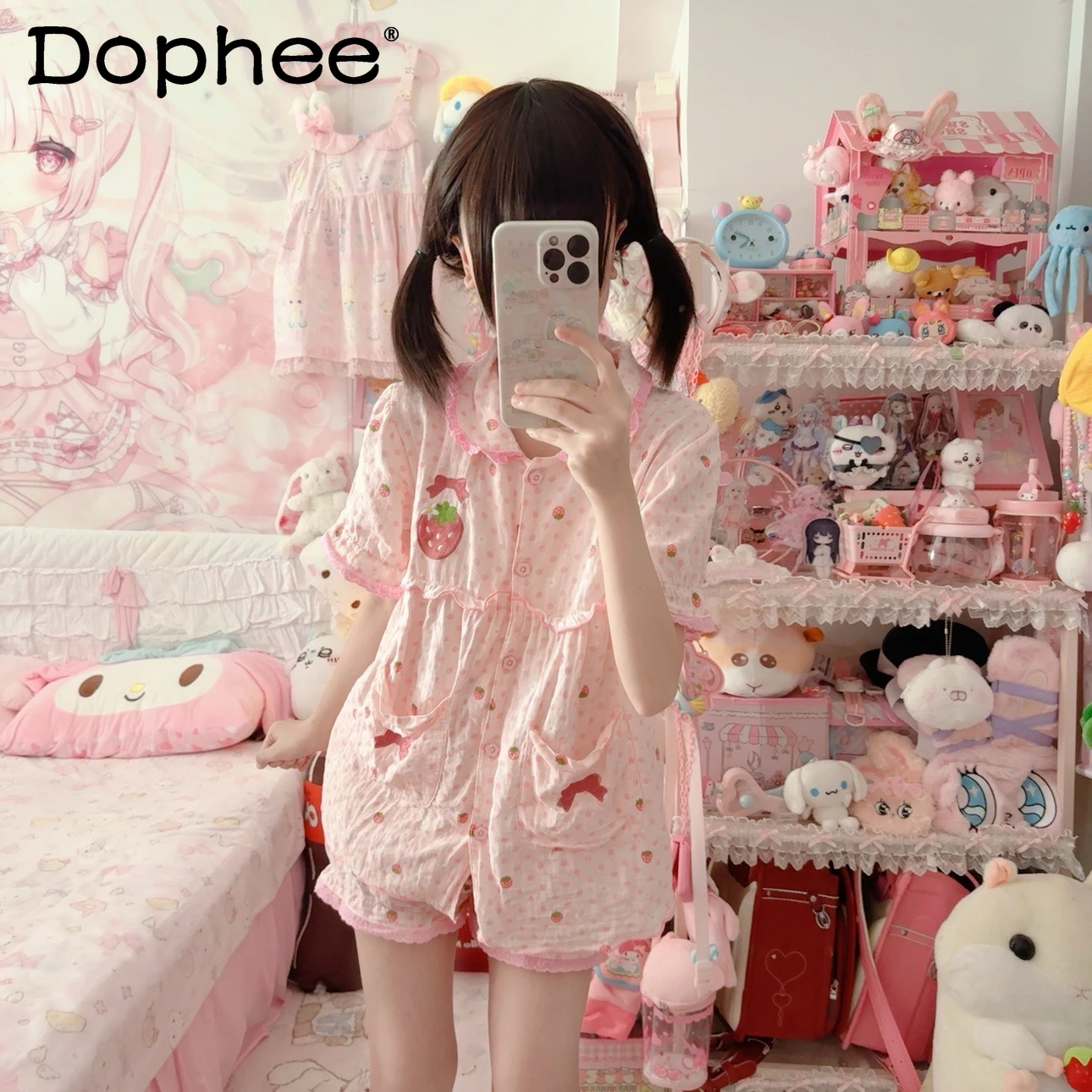 2025 Summer New Original Japanese Sweet and Cute Girl Pajamas Strawberry Print Short-sleeved Shorts Pure Cotton Loungewear Set
2025 Summer New Original Japanese Sweet and Cute Girl Pajamas Strawberry Print Short-sleeved Shorts Pure Cotton Loungewear Set