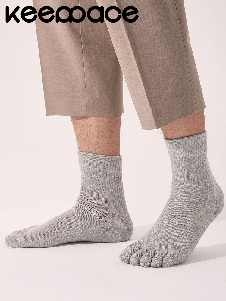 Keeppace 3 Pairs Men's Cotton Five Finger-Toe Socks Solid Color Soft Moisture-Absorbing Toe-Separated Socks For Running
Keeppace 3 Pairs Men's Cotton Five Finger-Toe Socks Solid Color Soft Moisture-Absorbing Toe-Separated Socks For Running