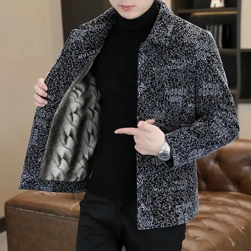 Faionable Thiened Woolen Jaet for Men Casual Collar Inner Fce Autumn Winter Coat Sli Urban Sle Long Sve Coat
Faionable Thiened Woolen Jaet for Men Casual Collar Inner Fce Autumn Winter Coat Sli Urban Sle Long Sve Coat