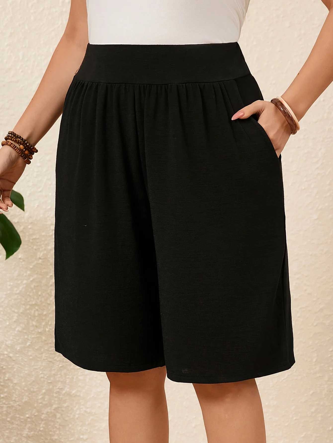 Women Plus Size Elastic Waist Pocket Casual Summer Short Pants
Women Plus Size Elastic Waist Pocket Casual Summer Short Pants