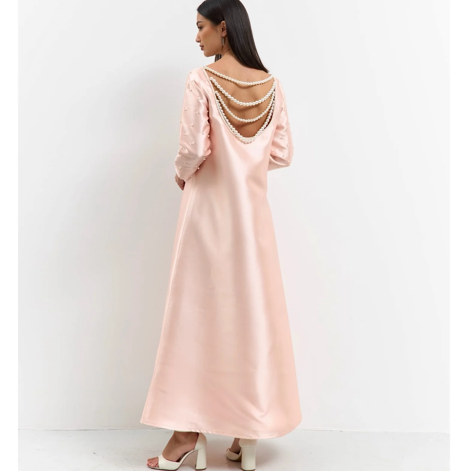 Welove Elegant Boat Neck Evening Dresses 2025 Customized Pearls A Line Wedding Party Gowns Dubai Prom Dress فساتين سهرة
Welove Elegant Boat Neck Evening Dresses 2025 Customized Pearls A Line Wedding Party Gowns Dubai Prom Dress فساتين سهرة