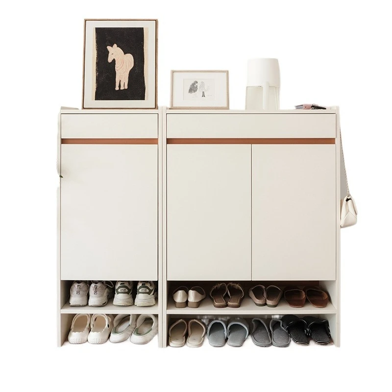 Large-capacity storage cabinet against the wall at the entrance of the household entrance
Large-capacity storage cabinet against the wall at the entrance of the household entrance