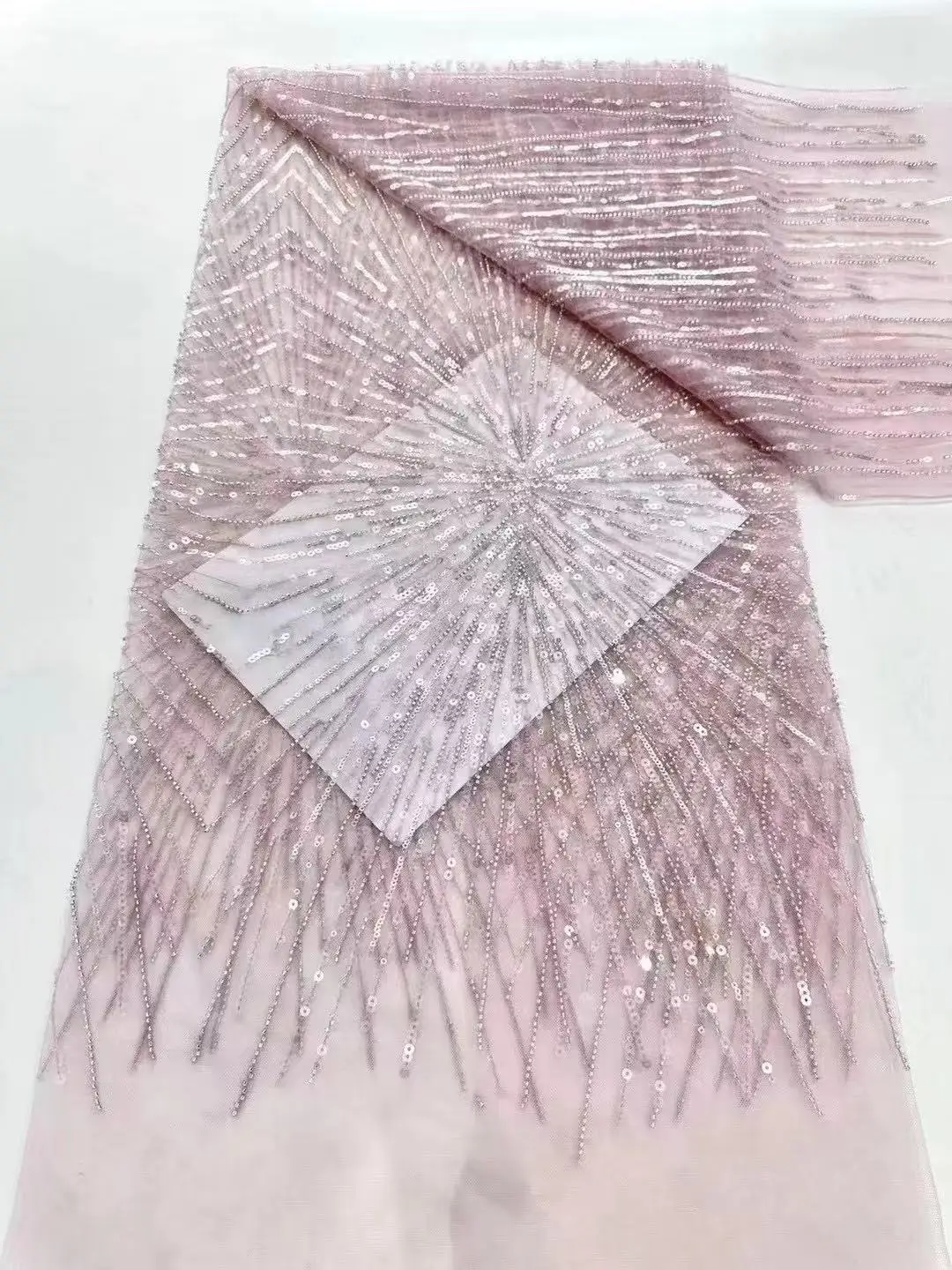 African Lace Fabric 2025 High Quality French Luxury 3D Sequins Embroidery Beads Tulle Lace Fabric For Party Dress
African Lace Fabric 2025 High Quality French Luxury 3D Sequins Embroidery Beads Tulle Lace Fabric For Party Dress