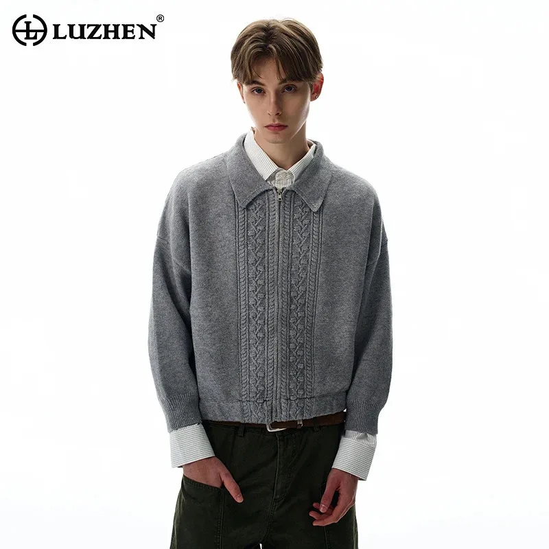 LUZHEN Stylish Gentleman Temperament Solid Color Knitted Cardigan Men's 2025 Autumn Winter Weave Pattern Casual Sweater JY4385
LUZHEN Stylish Gentleman Temperament Solid Color Knitted Cardigan Men's 2025 Autumn Winter Weave Pattern Casual Sweater JY4385