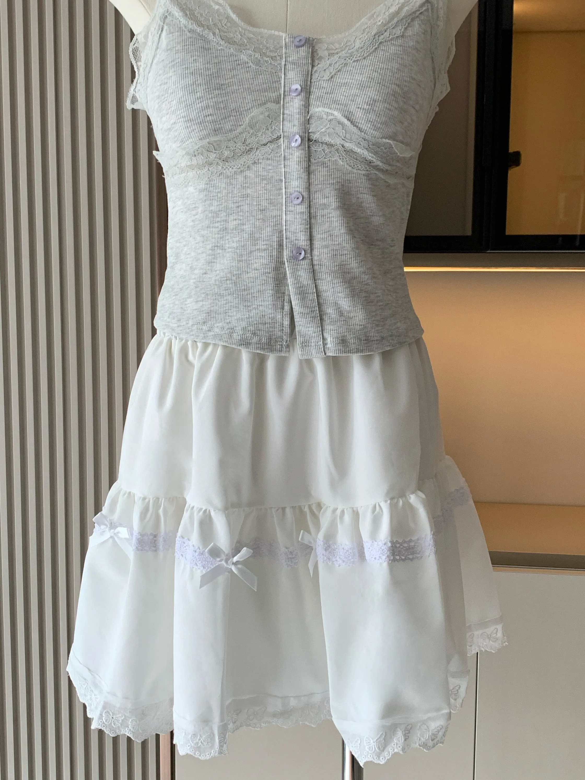 Sweet Knot Cake f Skirt Korean Sle Elastic Waist Slim A-Line ort Skirt Versatile Faionable Women's Skirt
Sweet Knot Cake f Skirt Korean Sle Elastic Waist Slim A-Line ort Skirt Versatile Faionable Women's Skirt