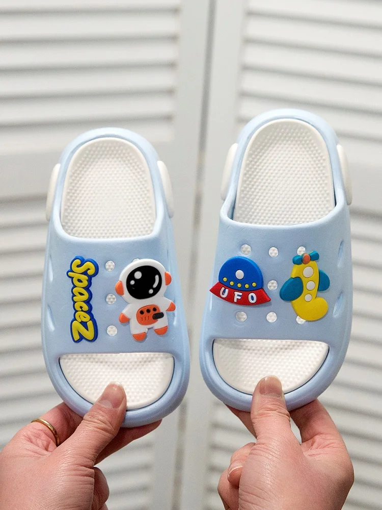 Children's indoor and outdoor slippers anti-slip summer 2025 new cartoon indoor home bath slippers
Children's indoor and outdoor slippers anti-slip summer 2025 new cartoon indoor home bath slippers