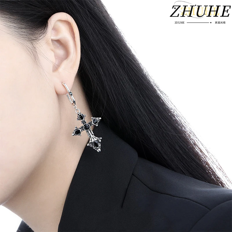 Cross-shaped Earrings Exude A Sense Of High-end, Light Luxury, Retro Fashion, Individuality And Versatility, Making Them Perfect
Cross-shaped Earrings Exude A Sense Of High-end, Light Luxury, Retro Fashion, Individuality And Versatility, Making Them Perfect