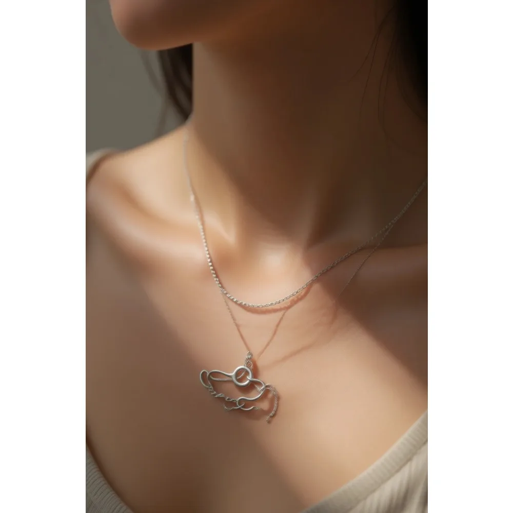 Серебряная цепочка 925 пробы, 1,1 мм, изящная, гипоаллергенная, не темнеет, доступна в нескольких длинах.
Серебряная цепочка 925 пробы, 1,1 мм, изящная, гипоаллергенная, не темнеет, доступна в нескольких длинах.