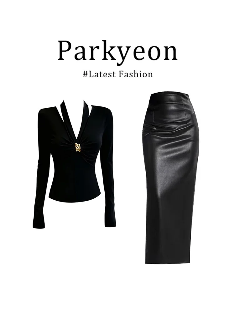 Slim Fit V-Neck Long Sleeve Women's Top And High Waist Skirt Two-Piece Set Fashionable Elegant Style for Autumn Season
Slim Fit V-Neck Long Sleeve Women's Top And High Waist Skirt Two-Piece Set Fashionable Elegant Style for Autumn Season