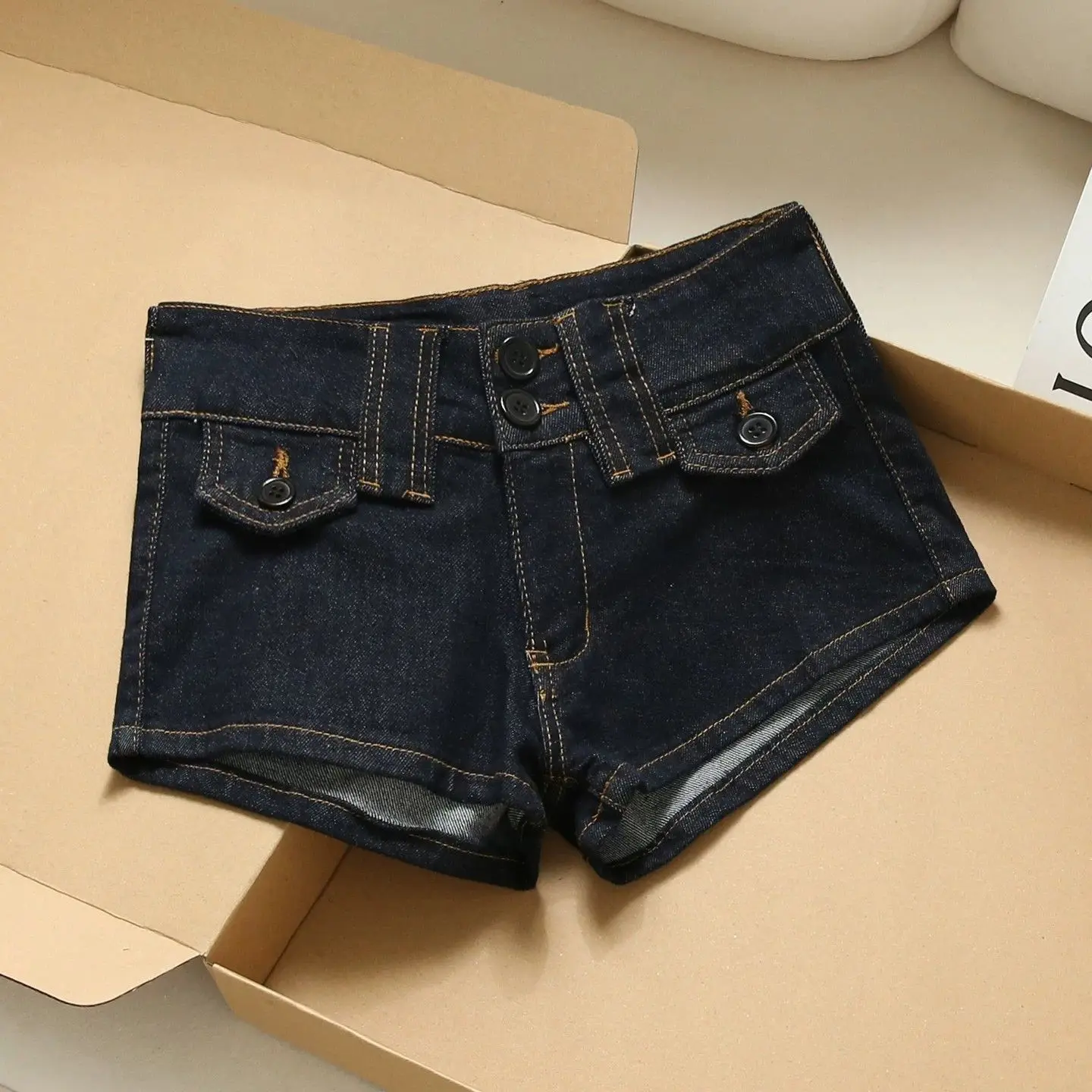 Y2k Spice Girl Sexy Button Low Waist Denim Super Shorts Women Summer Hot Pants
Y2k Spice Girl Sexy Button Low Waist Denim Super Shorts Women Summer Hot Pants