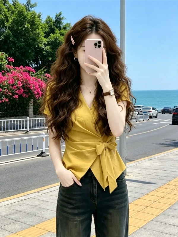 Summer New Style Women's Shirt Short Sleeve V-Neck Unregular Waist Tie Design Slimming Effect Casual Fashion Top
Summer New Style Women's Shirt Short Sleeve V-Neck Unregular Waist Tie Design Slimming Effect Casual Fashion Top