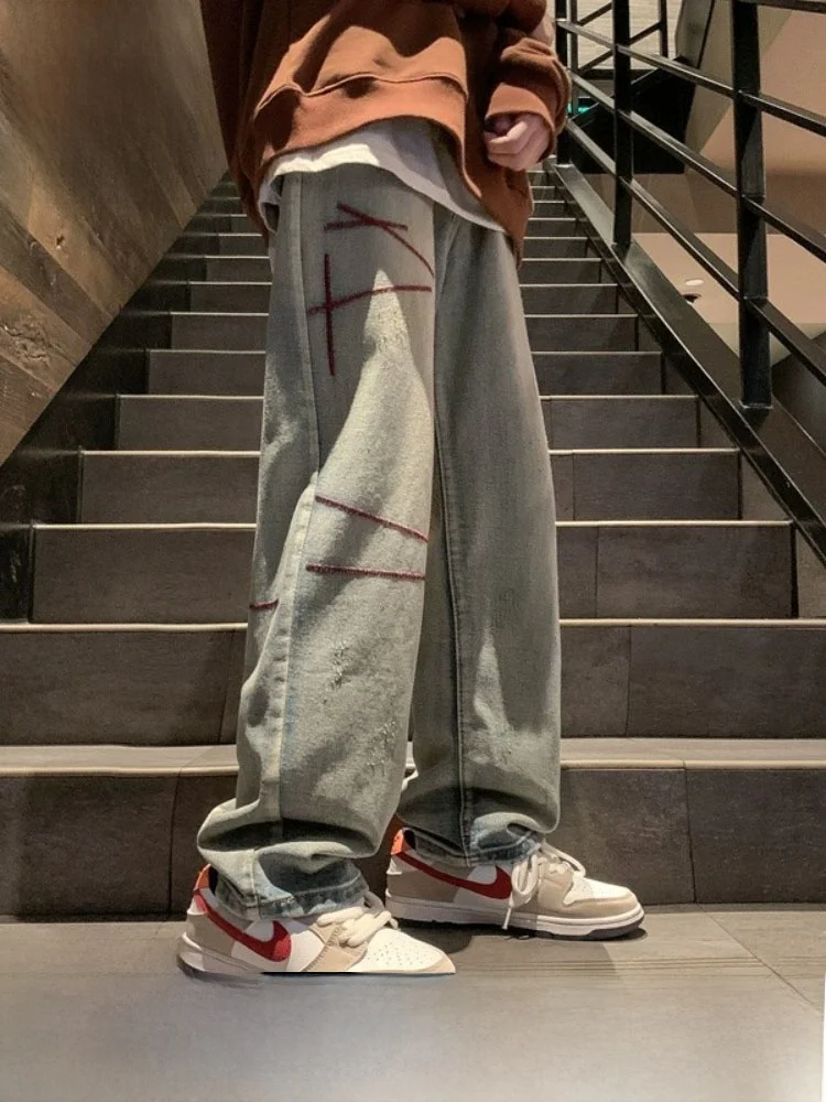 Мужские джинсы в стиле ретро-американский стритстайл, прямые, с подкладкой, модные, повседневные, свободные, широкие штанины
Мужские джинсы в стиле ретро-американский стритстайл, прямые, с подкладкой, модные, повседневные, свободные, широкие штанины