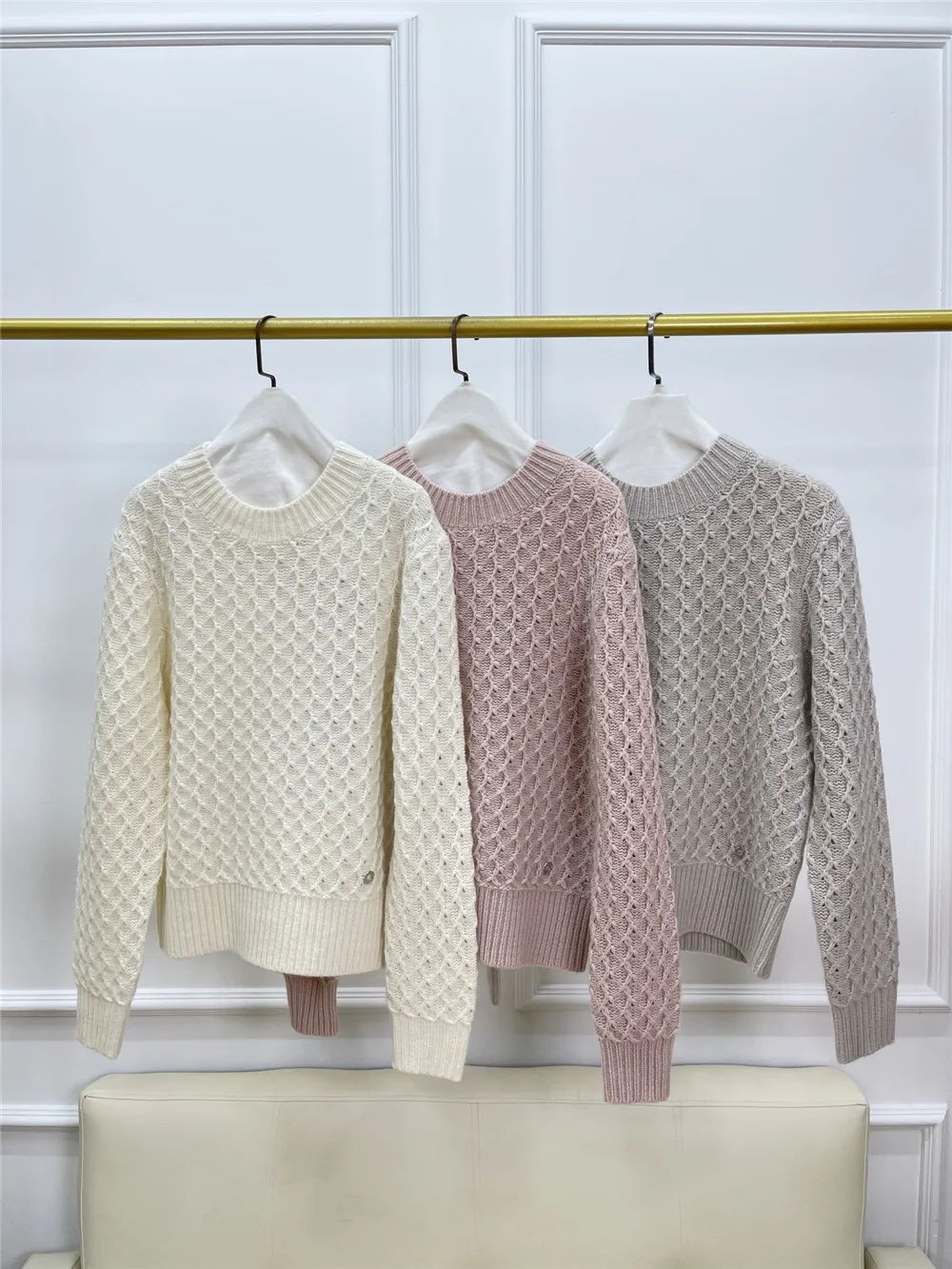 100% Cashmere Sweater Women's Round Neck Casual Knitted Long-sleeved Pullover Top Autumn and Winter New
100% Cashmere Sweater Women's Round Neck Casual Knitted Long-sleeved Pullover Top Autumn and Winter New