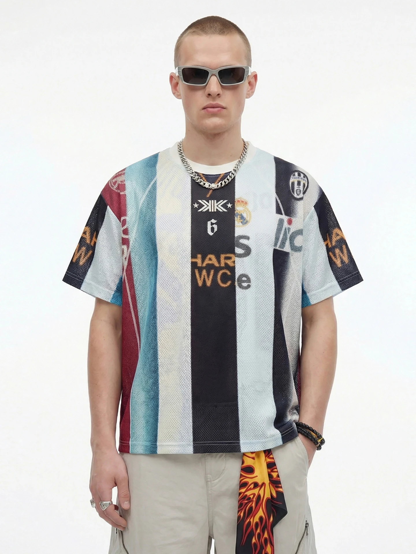 Американская ретро-футболка с цифровым принтом и пэчворком, короткий рукав, весна-лето, новая повседневная спортивная дышащая футболка для молодежи
Американская ретро-футболка с цифровым принтом и пэчворком, короткий рукав, весна-лето, новая повседневная спортивная дышащая футболка для молодежи