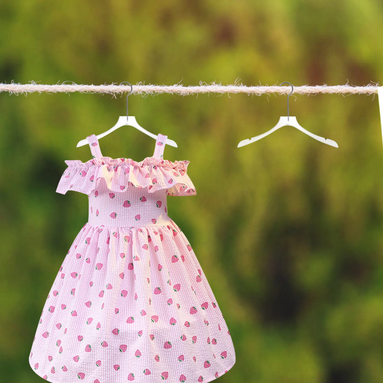 5Pcs Delicate Mini Hangers for Dollhouse Garment Storage Simple Sturdy Design Smooth Edges No Damage Ideal for Mini Home
5Pcs Delicate Mini Hangers for Dollhouse Garment Storage Simple Sturdy Design Smooth Edges No Damage Ideal for Mini Home