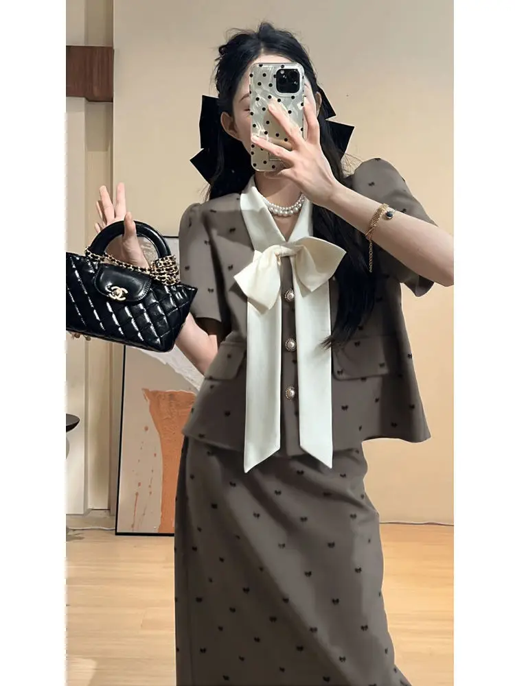 Summer French Big Bow Full Print Elegant Fashion Commuting Ladylike Skirt Suit
Summer French Big Bow Full Print Elegant Fashion Commuting Ladylike Skirt Suit
