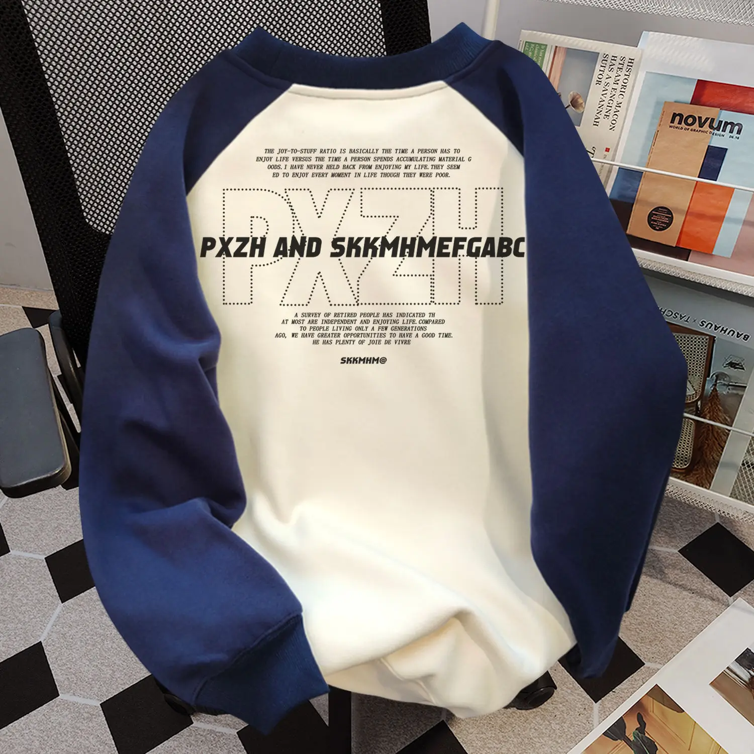 American street style men and women trendy personalized letter printed pullover for couples autumn and winter loose retro casual
American street style men and women trendy personalized letter printed pullover for couples autumn and winter loose retro casual