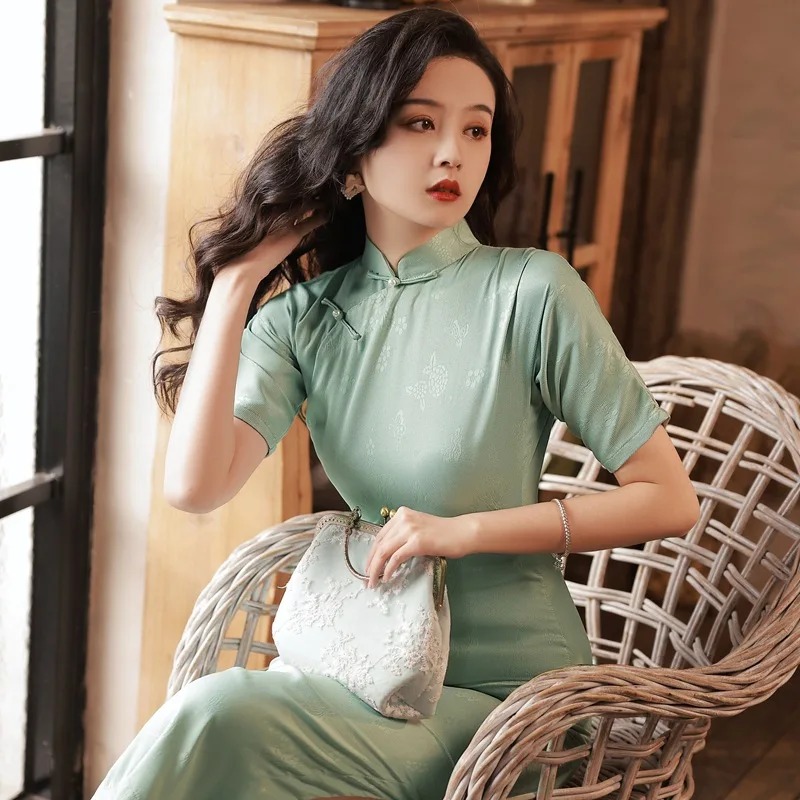 Qipao Dress Summer 2023 New Traditional Chinese Style Young Embroidery Retro Girl Fashion Comfortable Cheongsam Green Dress
Qipao Dress Summer 2023 New Traditional Chinese Style Young Embroidery Retro Girl Fashion Comfortable Cheongsam Green Dress