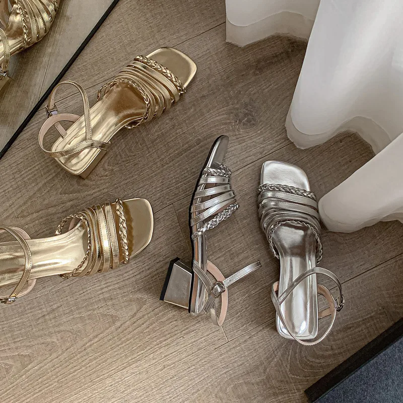 Rhinestones Decoration Thin Straps Design Square Heels Buckle Open Toe Sandals Fashion Summer Women Shoes Gold Silver Elegant
Rhinestones Decoration Thin Straps Design Square Heels Buckle Open Toe Sandals Fashion Summer Women Shoes Gold Silver Elegant