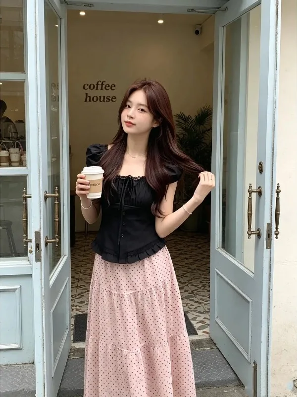 Summer Slim Fit Shirt with Puff Sleeves Square Collar Short Sleeve Women's Sweet Style Fashionable Casual Top plus Size Black
Summer Slim Fit Shirt with Puff Sleeves Square Collar Short Sleeve Women's Sweet Style Fashionable Casual Top plus Size Black