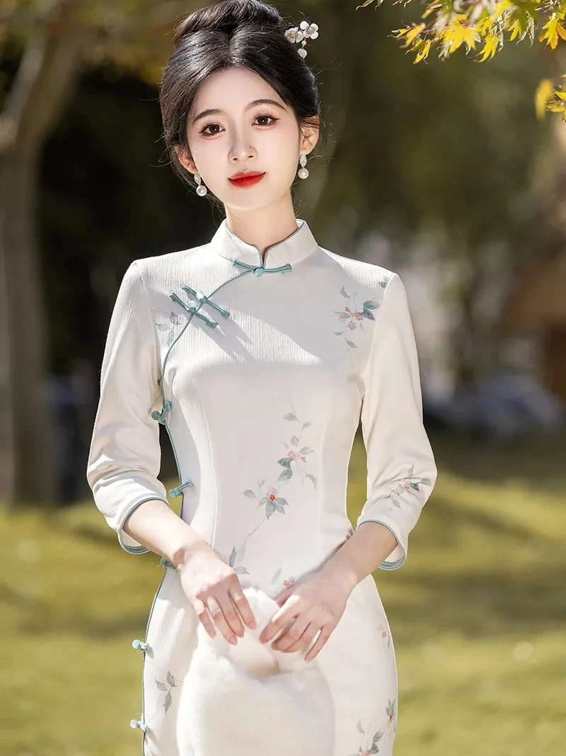 New Chinese Style Chinese Style Improved Velvet Jacket Winter Youthful Cheongsam Retro Long Style Thickened Velvet Long Sleeved
New Chinese Style Chinese Style Improved Velvet Jacket Winter Youthful Cheongsam Retro Long Style Thickened Velvet Long Sleeved
