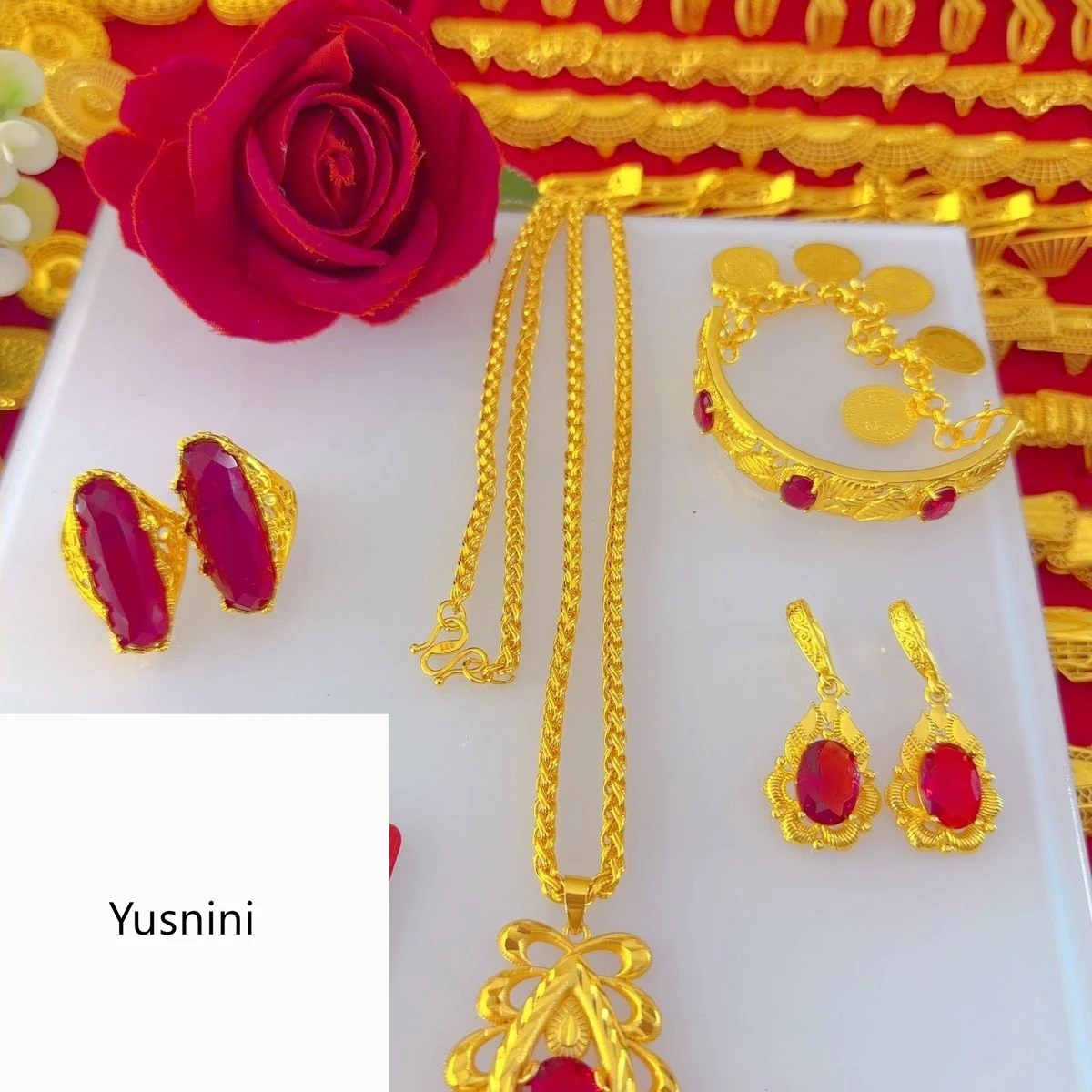 New Dubai Fashion High-end 24K Gold Plated Necklace Earrings Rings Bracelets Exquisite Engagement Party Jewelry Set for Lover
New Dubai Fashion High-end 24K Gold Plated Necklace Earrings Rings Bracelets Exquisite Engagement Party Jewelry Set for Lover
